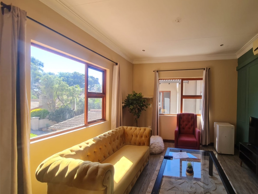 To Let 5 Bedroom Property for Rent in Eagles Landing North West
